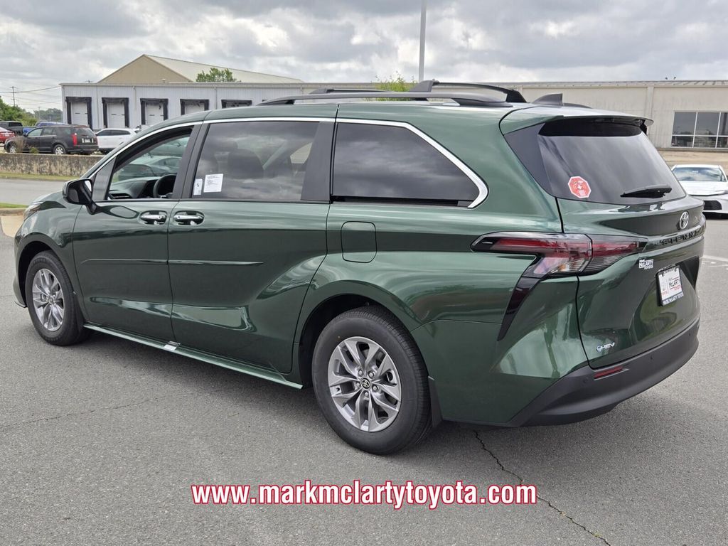 TOYOTA SIENNA - 3