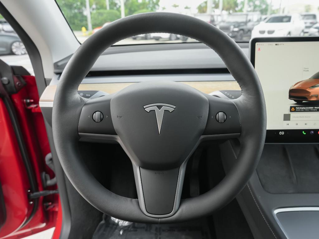TESLA MODEL Y LONG RANGE - 9