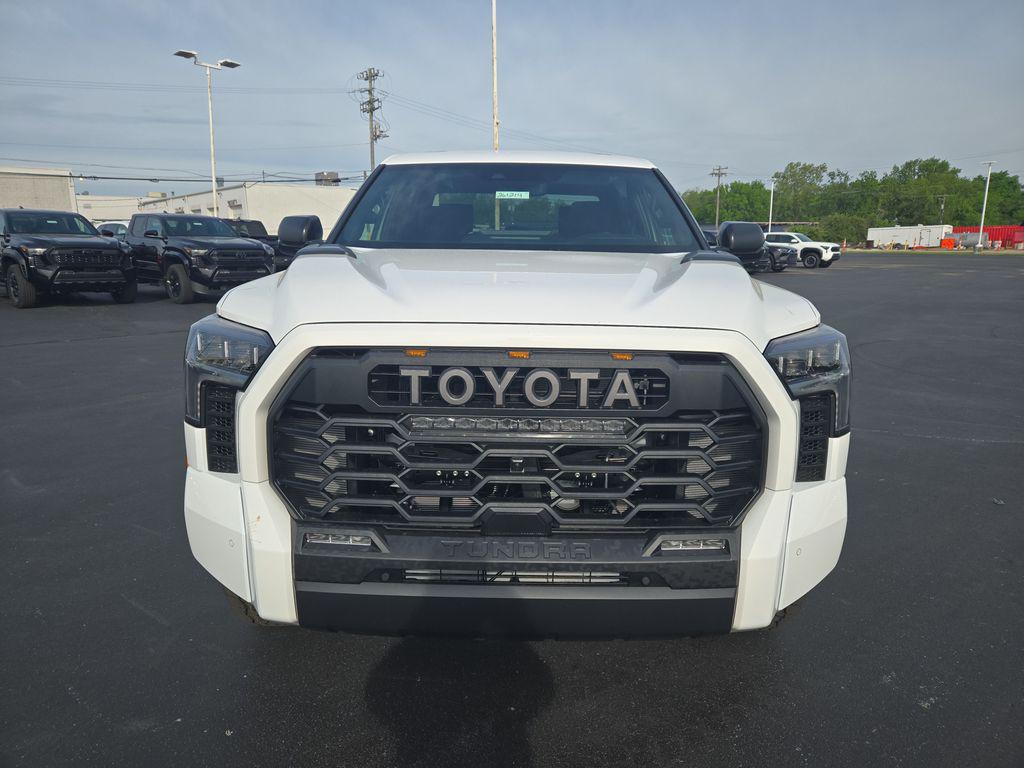 TOYOTA TUNDRA - 8