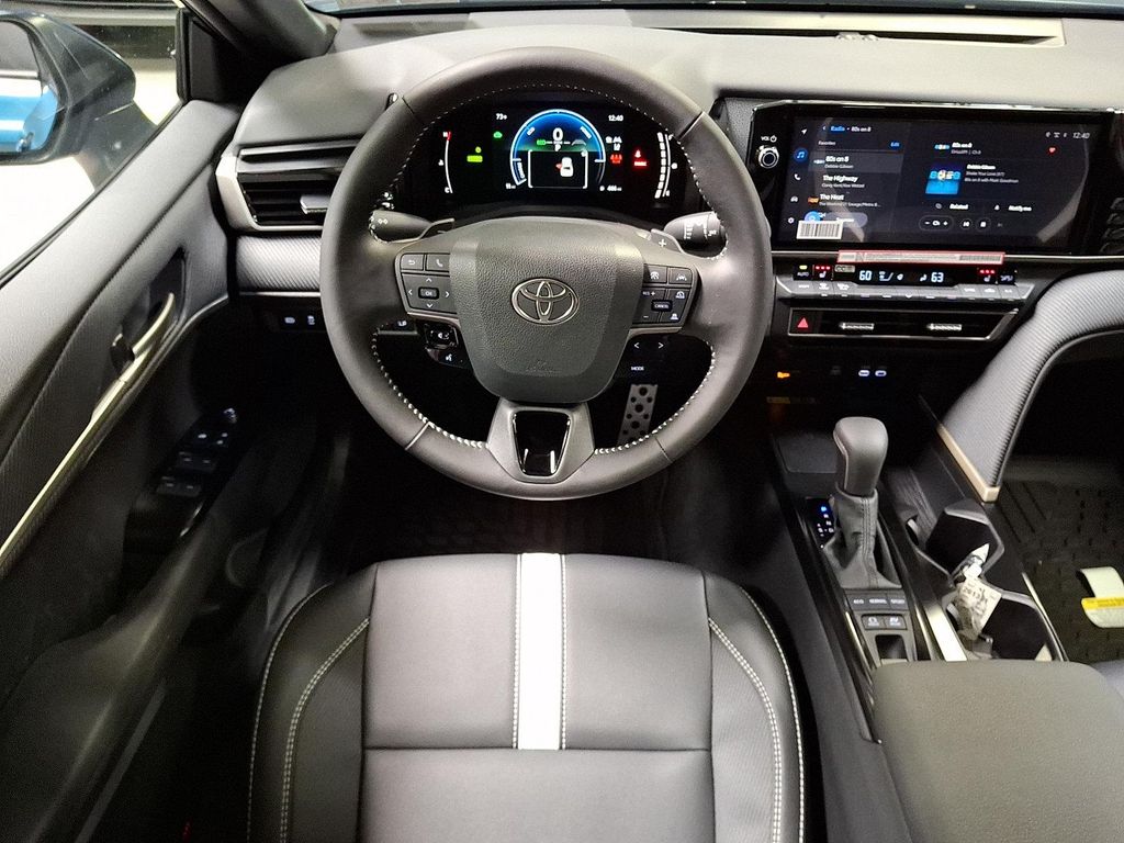2026 TOYOTA CAMRY SE photo 7
