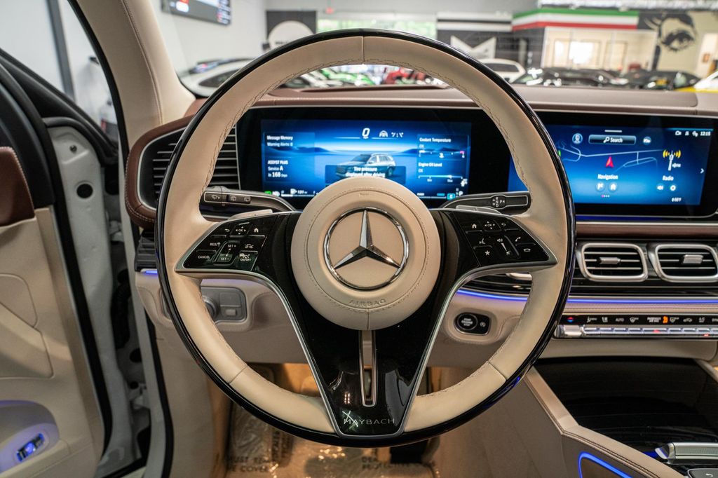 صورة 14 لـ 2026 Mercedes-BENZ GLS MAYBACH