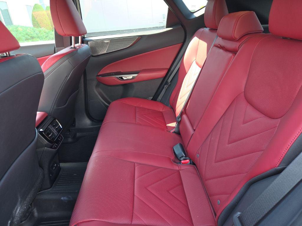 صورة 6 لـ 2025 Lexus NX 350H LUXURY