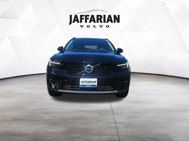 New 2026 Volvo XC40 Plus, B5 AWD Gas (mild hybrid), Dark