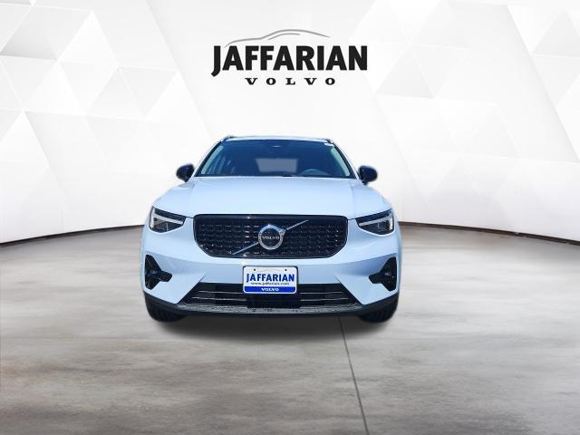 New 2026 Volvo XC40 Plus, B5 AWD Gas (mild hybrid), Dark