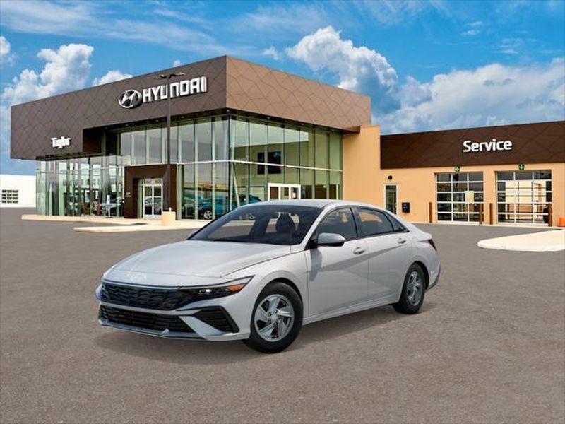 New 2026 Hyundai ELANTRA SE