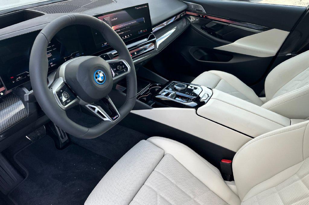 2027 BMW 550E 550E XDRIVE 照片 9