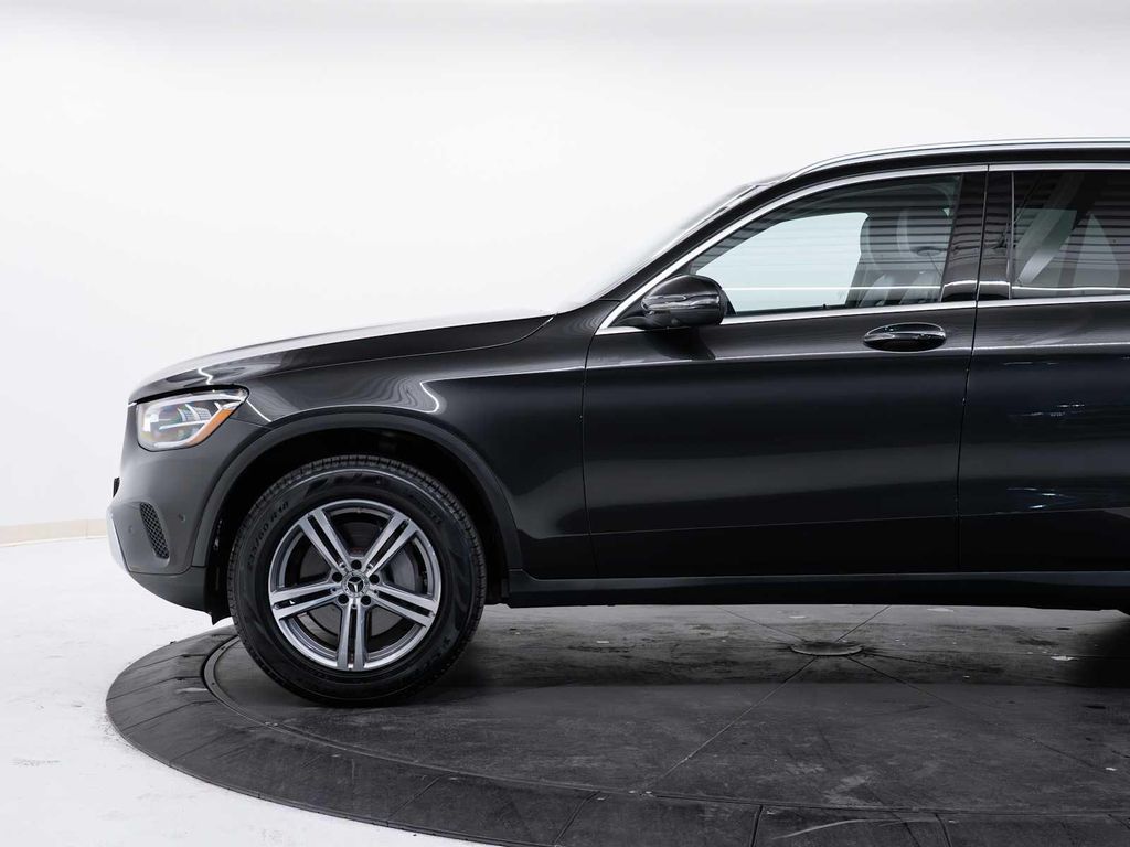 2022 Mercedes-BENZ GLC — фото 5