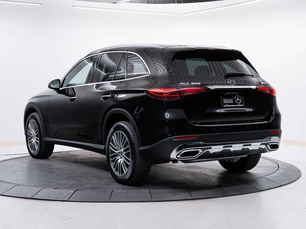 2026 Mercedes-BENZ GLC — фото 7