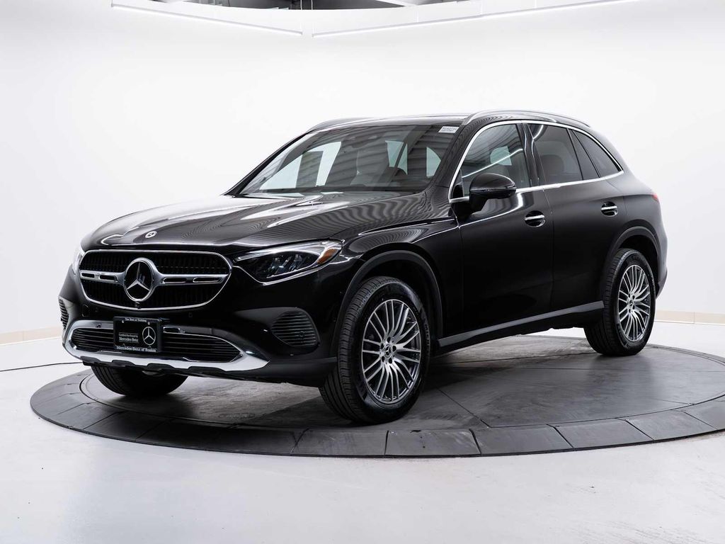2026 Mercedes-BENZ GLC — фото 3