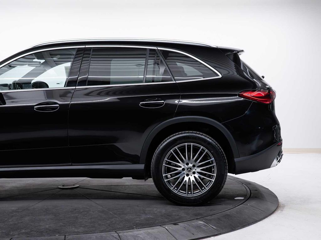 2026 Mercedes-BENZ GLC — фото 6