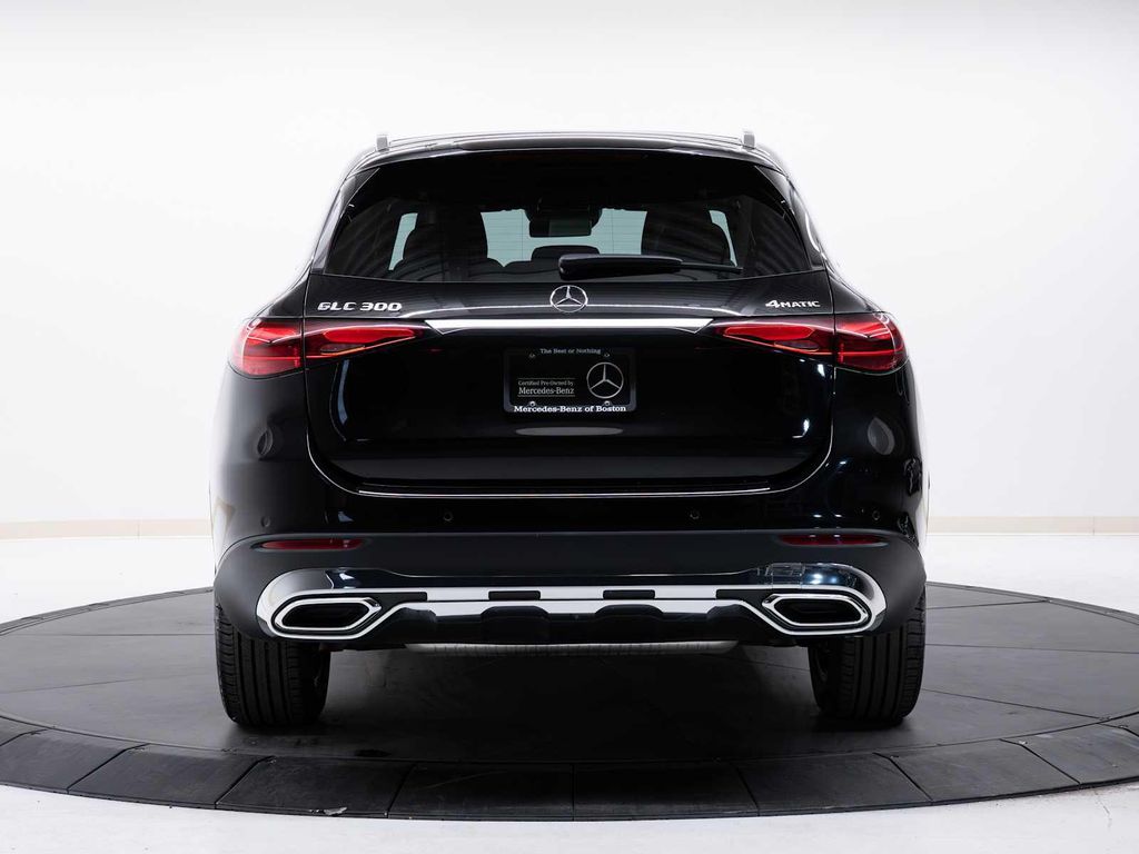 2026 Mercedes-BENZ GLC — фото 8