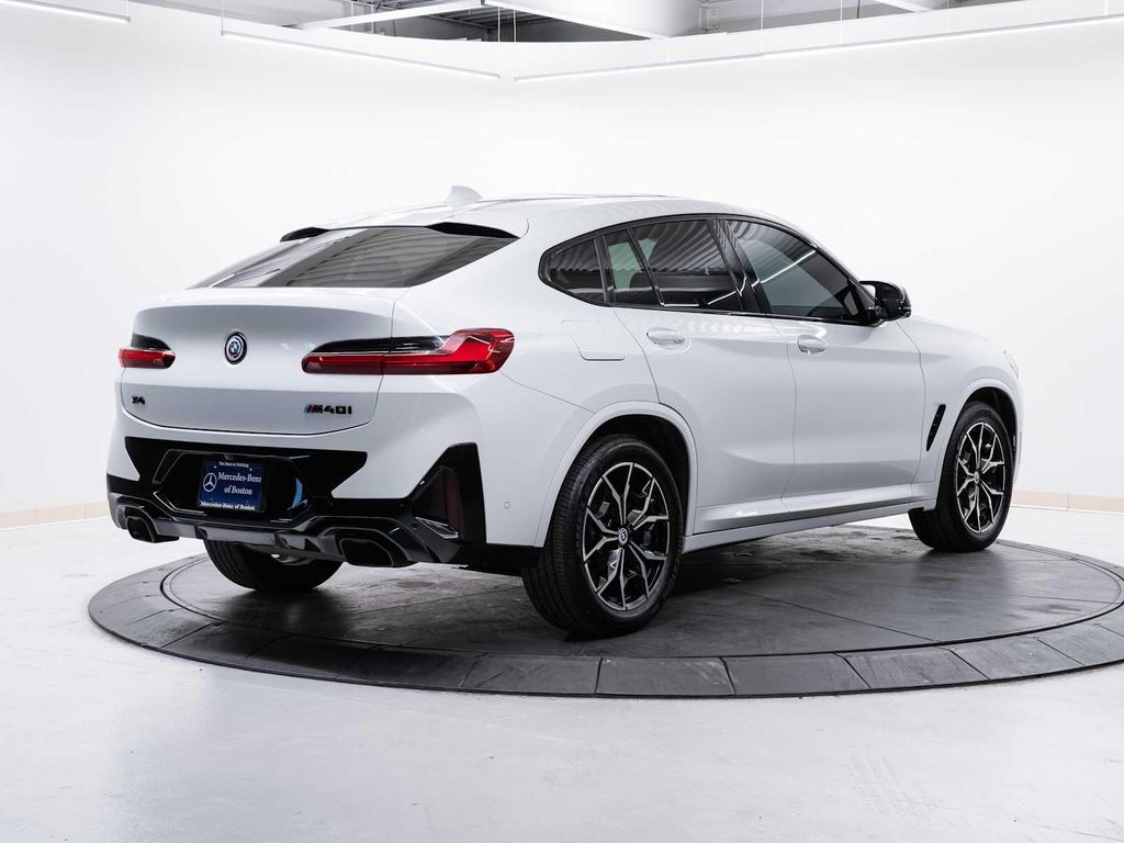 صورة 8 لـ 2023 BMW X4 M40I
