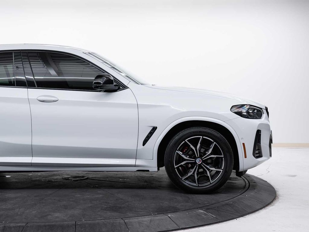 صورة 10 لـ 2023 BMW X4 M40I