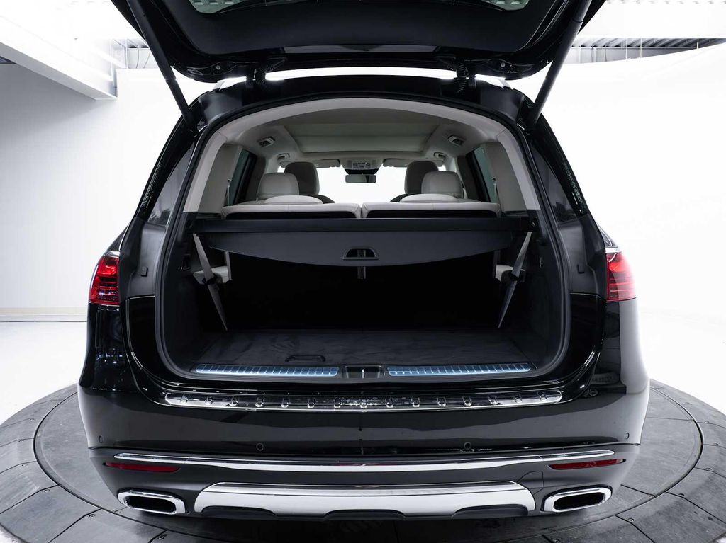 2026 Mercedes-BENZ GLS 缩略图 12