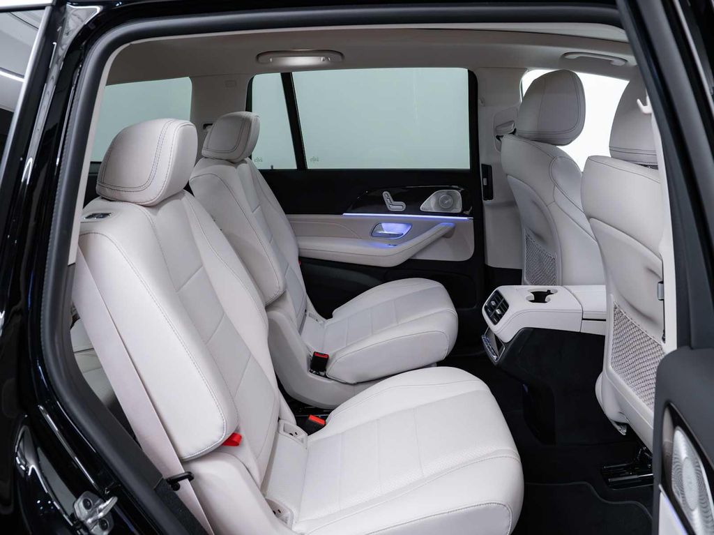 2026 Mercedes-BENZ GLS 缩略图 21