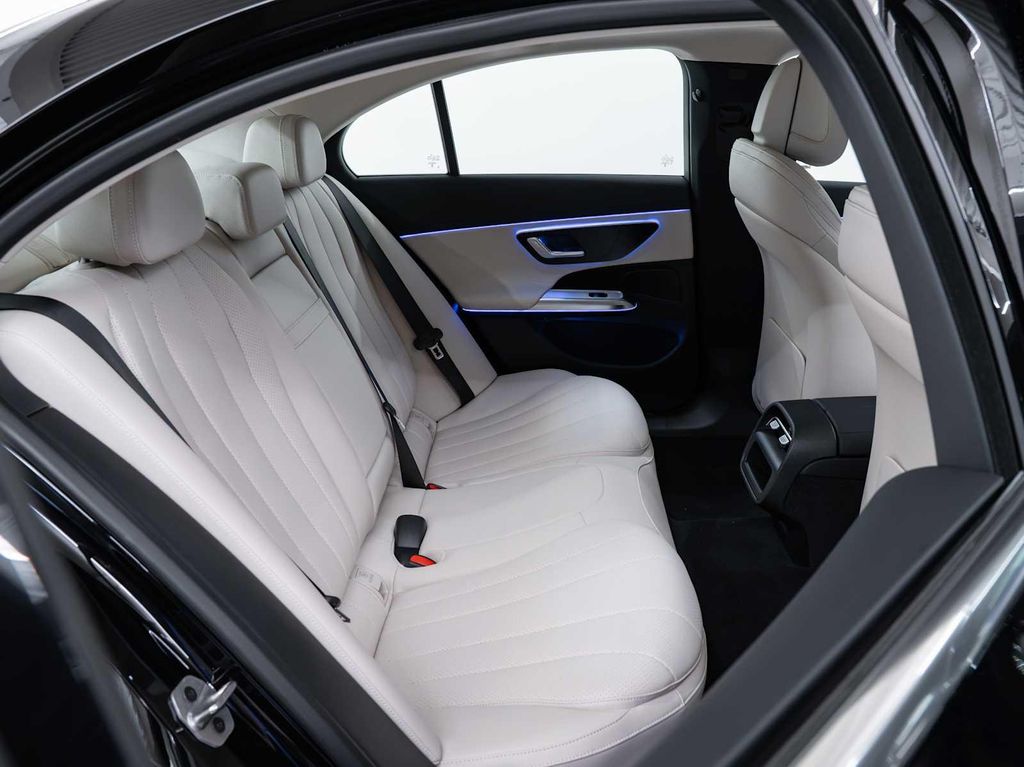 صورة مصغرة 18 لـ 2026 Mercedes-BENZ E-CLASS