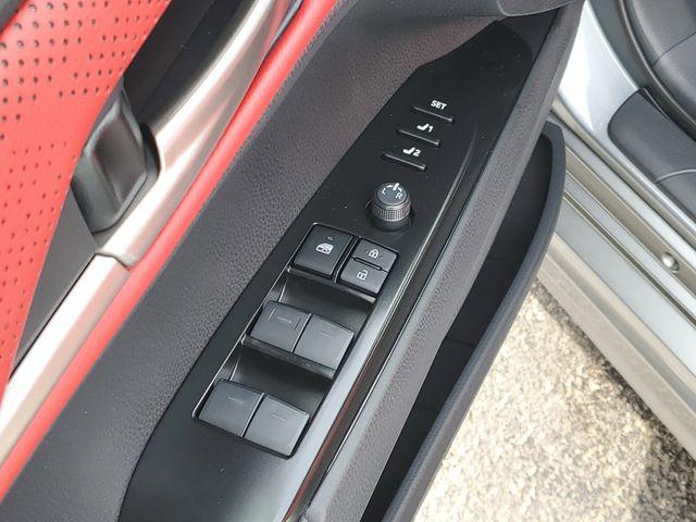 TOYOTA CAMRY - 10