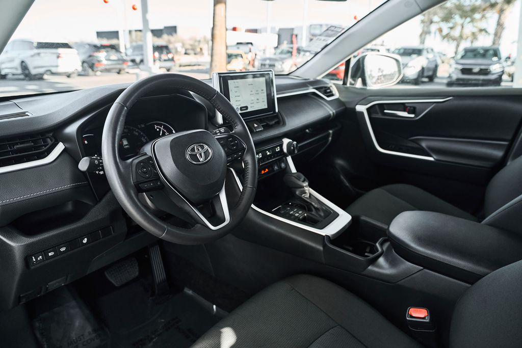 TOYOTA RAV4 - 2