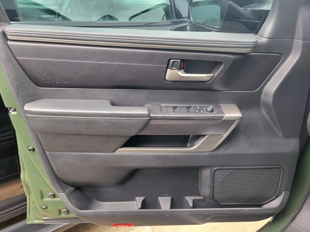 صورة مصغرة 13 لـ 2022 Toyota TUNDRA SR5