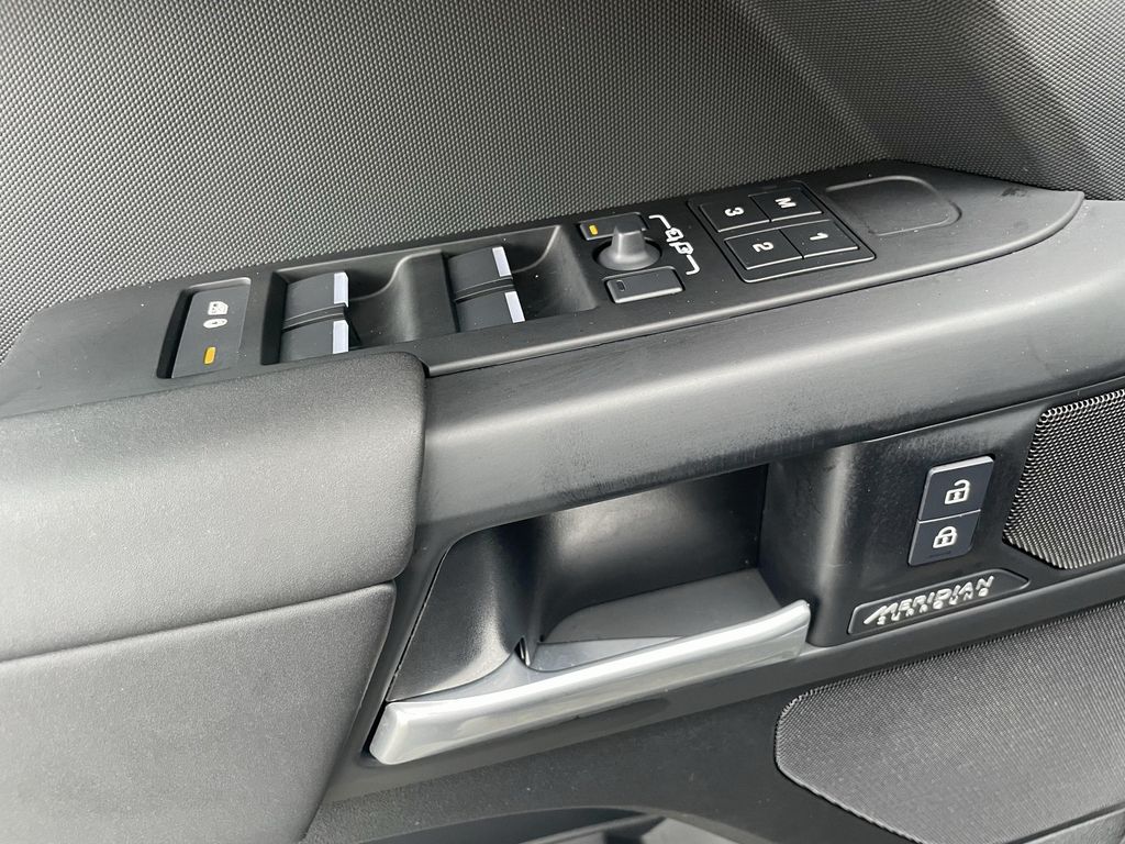 2025 LAND Rover DEFENDER 110 P500 X-DYNAMIC SE — фото 11