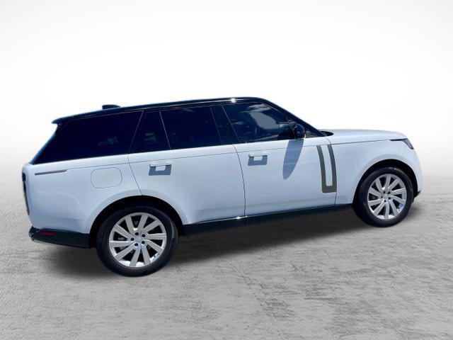 صورة 7 لـ 2025 LAND Rover RANGE ROVER P400 SE