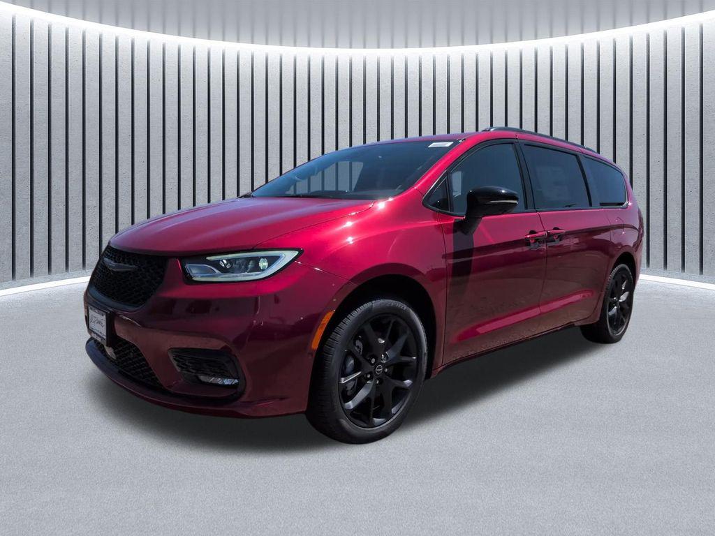 New 2026 Chrysler Pacifica L
