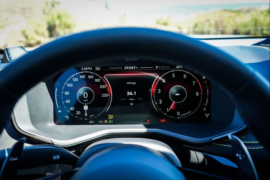 2026 Aston Martin DBX S 缩略图 28
