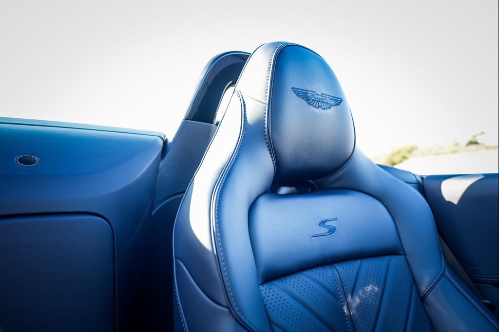 2026 Aston Martin VANTAGE S ROADSTER 缩略图 19