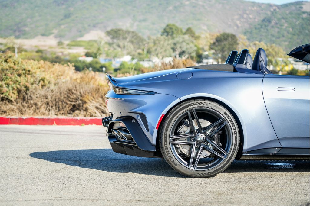 2026 Aston Martin VANTAGE S ROADSTER 缩略图 26