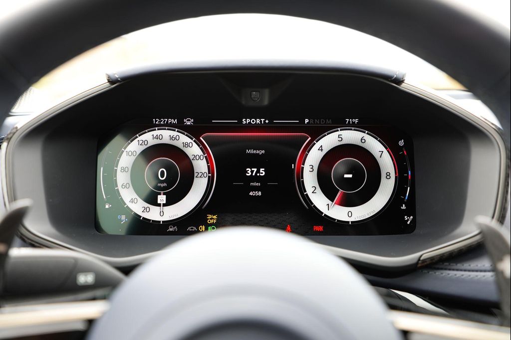 2026 Aston Martin DBX S 缩略图 11