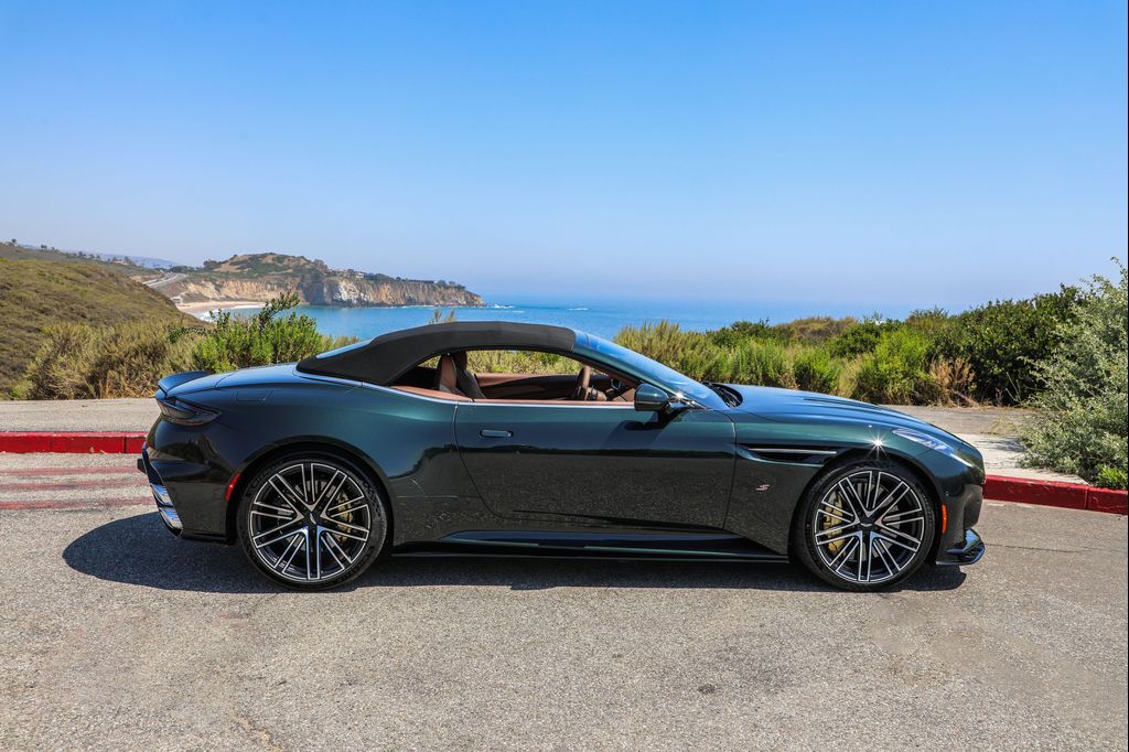 2026 Aston Martin DB12 S VOLANTE 缩略图 22