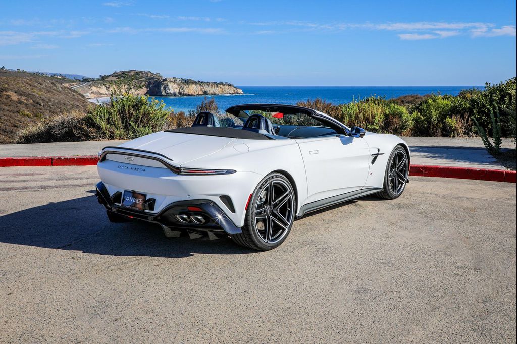 2026 Aston Martin VANTAGE S ROADSTER 照片 4