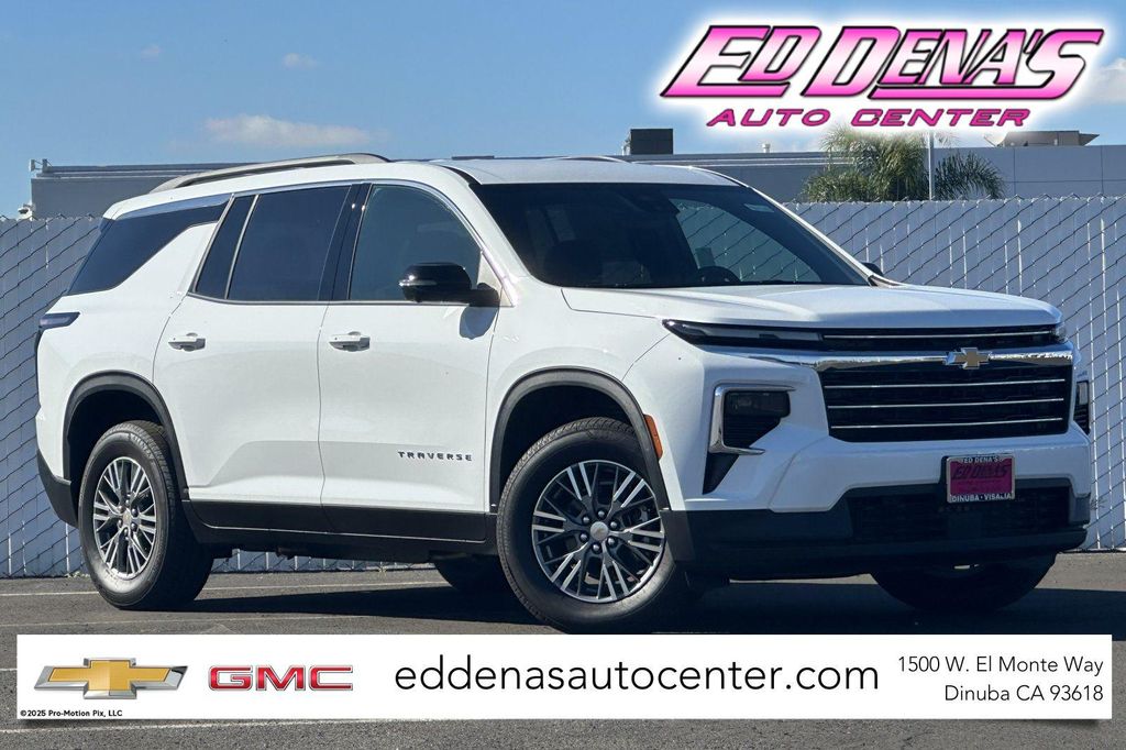 New 2026 Chevrolet Traverse LT