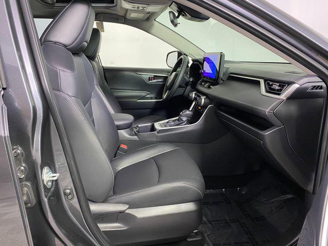 TOYOTA RAV4 - 8