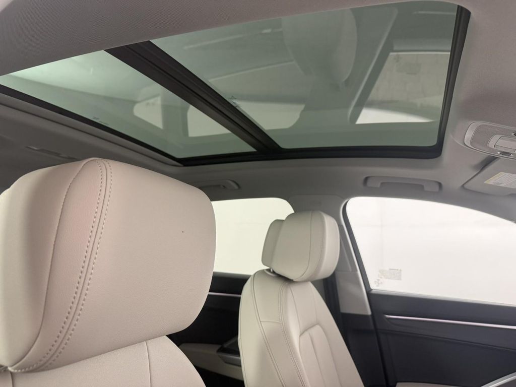 صورة مصغرة 13 لـ 2025 AUDI Q3 45 S LINE PREMIUM PLUS