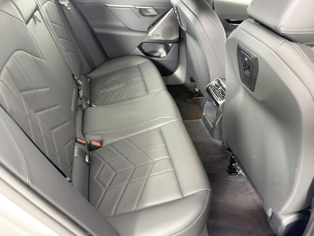 صورة 9 لـ 2026 BMW 530 I XDRIVE