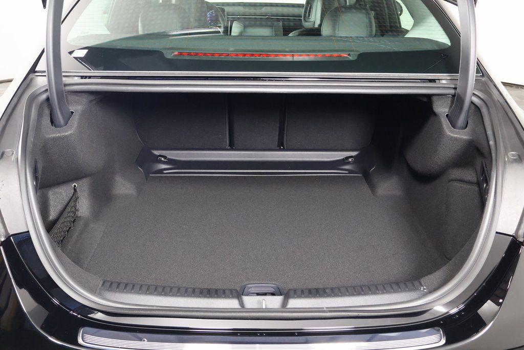 MERCEDES-BENZ E-CLASS - 8