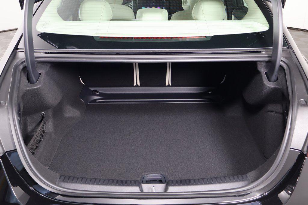 MERCEDES-BENZ E-CLASS - 8