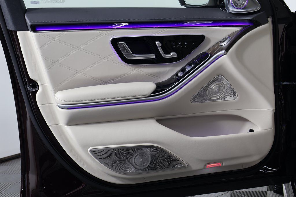 2026 Mercedes-BENZ AMG S 63 E 4MATIC 照片 7