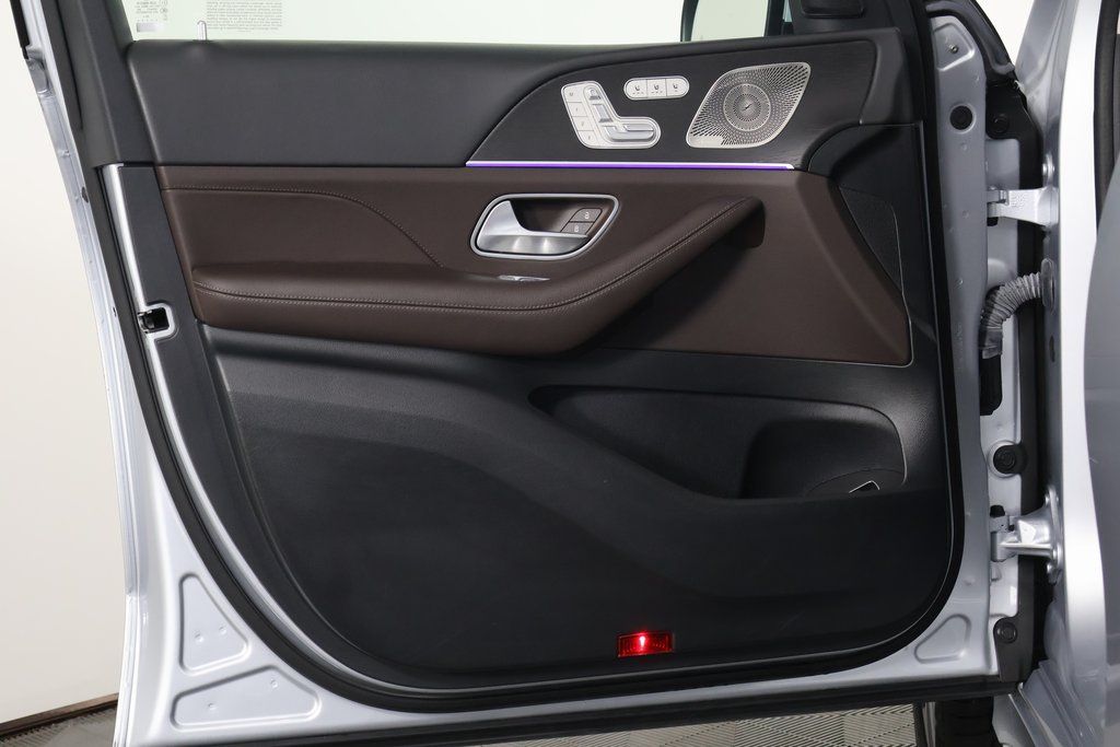 2023 Mercedes-BENZ GLS — миниатюра 13