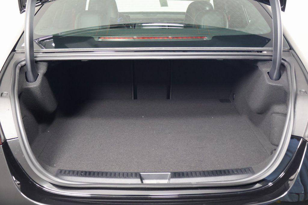 MERCEDES-BENZ E-CLASS - 8