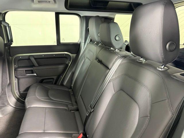 صورة مصغرة 27 لـ 2025 LAND Rover DEFENDER S