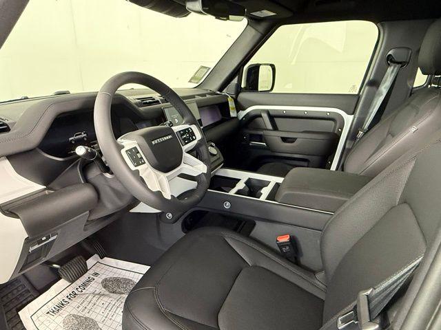 صورة 7 لـ 2025 LAND Rover DEFENDER X-DYNAMIC SE