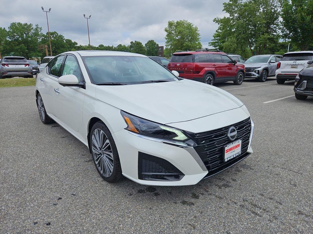 New 2025 Nissan Altima 2.5 SL