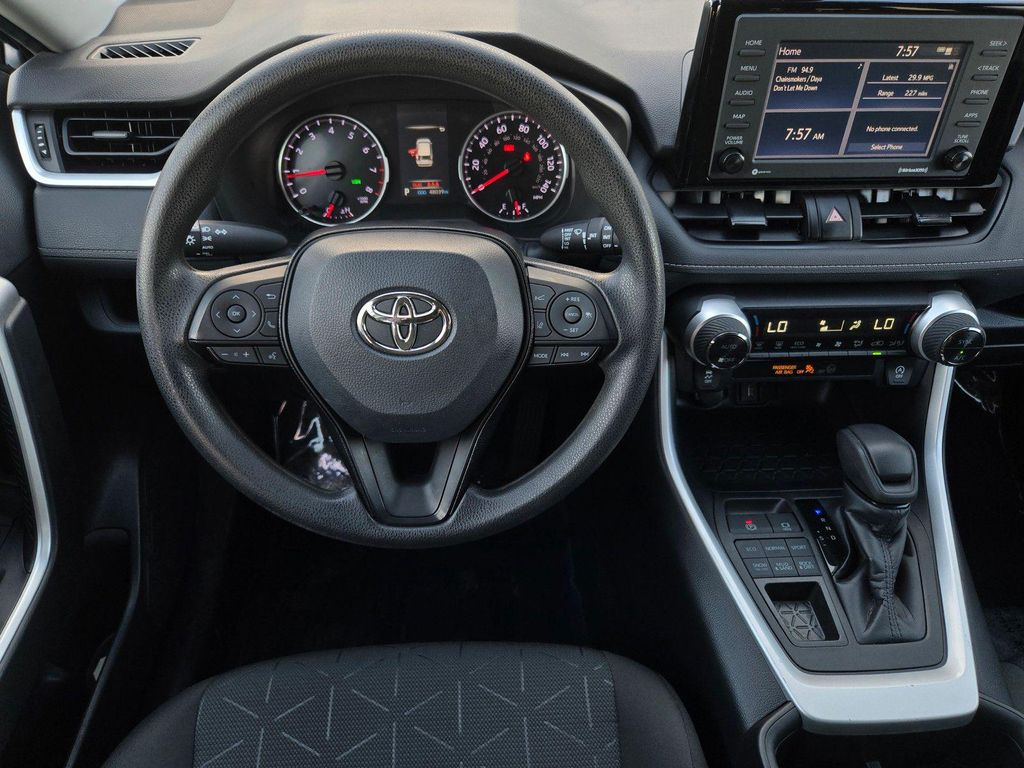 2022 Toyota RAV4 XLE 缩略图 12