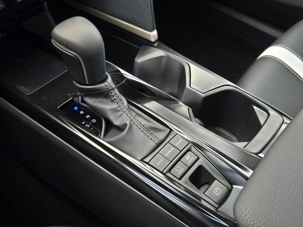 2026 Toyota CAMRY SE 缩略图 16