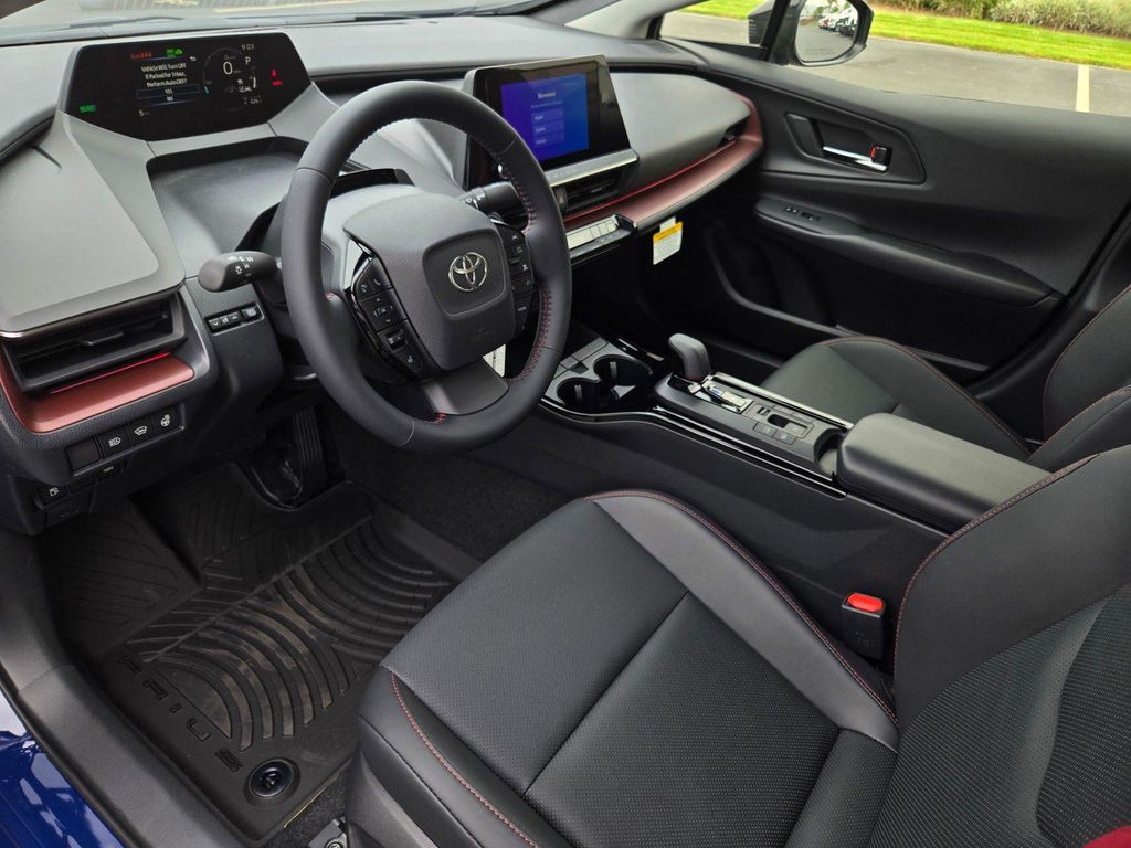 2026 Toyota PRIUS PLUG-IN HYBRID XSE — фото 7