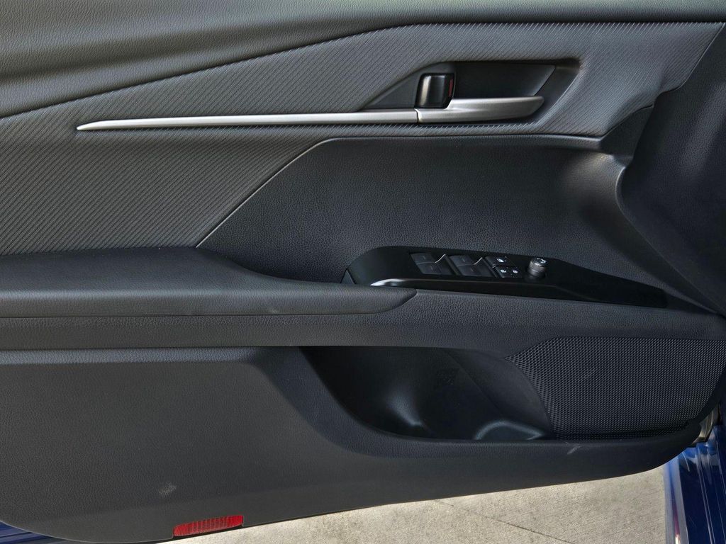 صورة مصغرة 9 لـ 2026 Toyota CAMRY SE