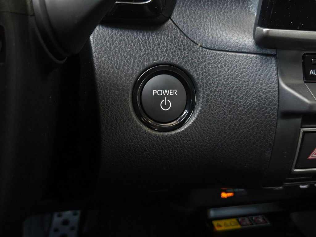 صورة مصغرة 18 لـ 2026 Toyota CAMRY SE