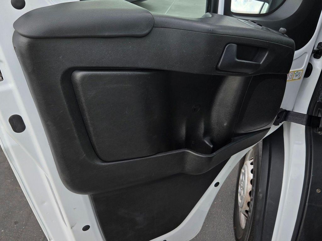 2025 RAM PROMASTER 2500 TRADESMAN — миниатюра 8